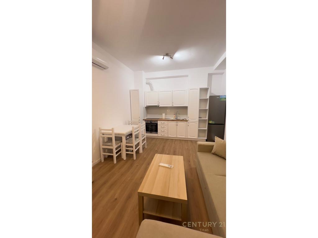 Jepet me qira apartament 1+1  te Kompleksi Mangalem ne Ali Demi