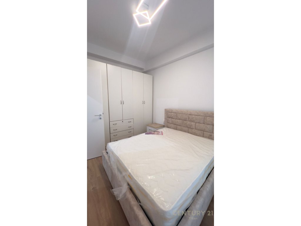 Jepet me qira apartament 1+1  te Kompleksi Mangalem ne Ali Demi