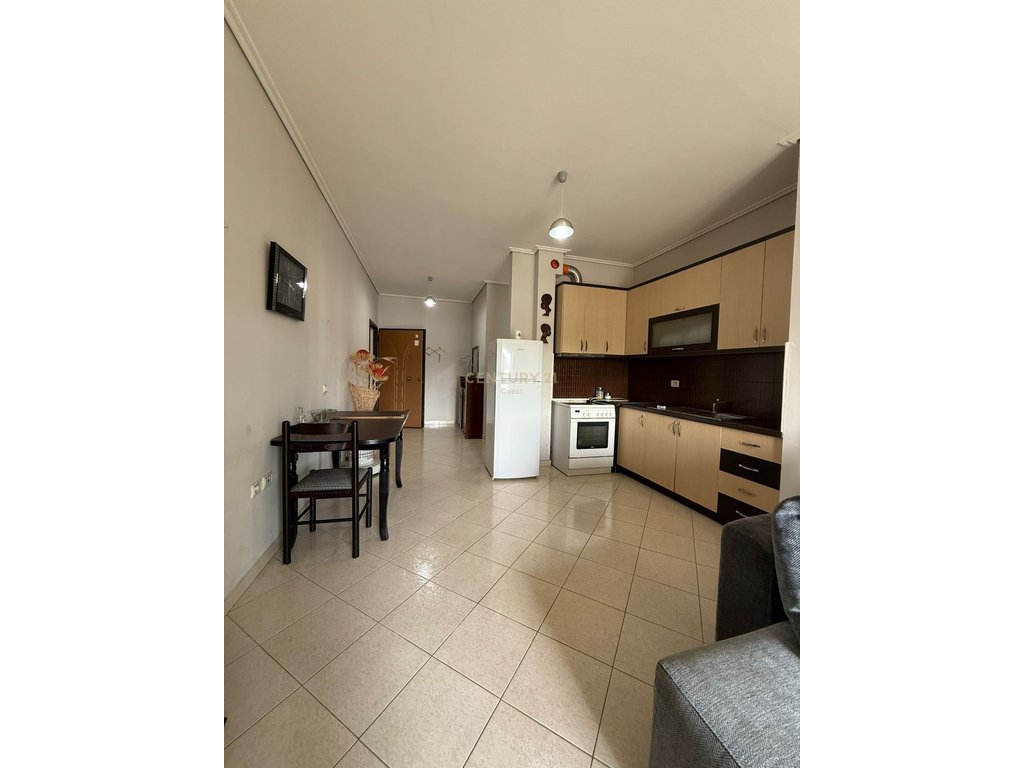 SHITET APARTAMENT 2+1+2  NE LAGJEN "24 MAJ", VLORE!