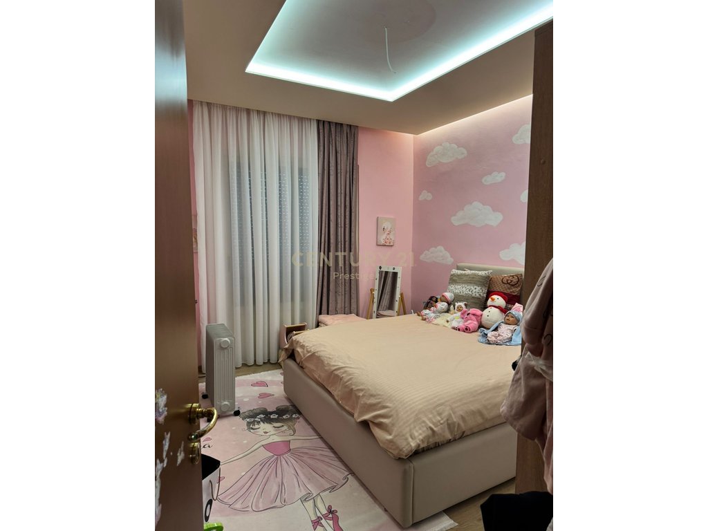 SHITET DUPLEX- RRUGA MUHAMET GJOLLESHA, TEK KRYQEZIMI I 21 DHJETORI, MBRAPA SHKOLLES SABAUDIN GABRANI!