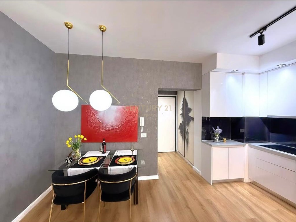 JEPET ME QERA APARTAMENT 1+1 – MOZAIKU I TIRANËS, ZONA 21 DHJETORI