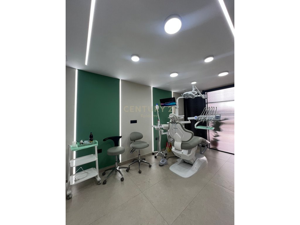 Shitet Klinikë Dentare tek Lulishtja – Durrës