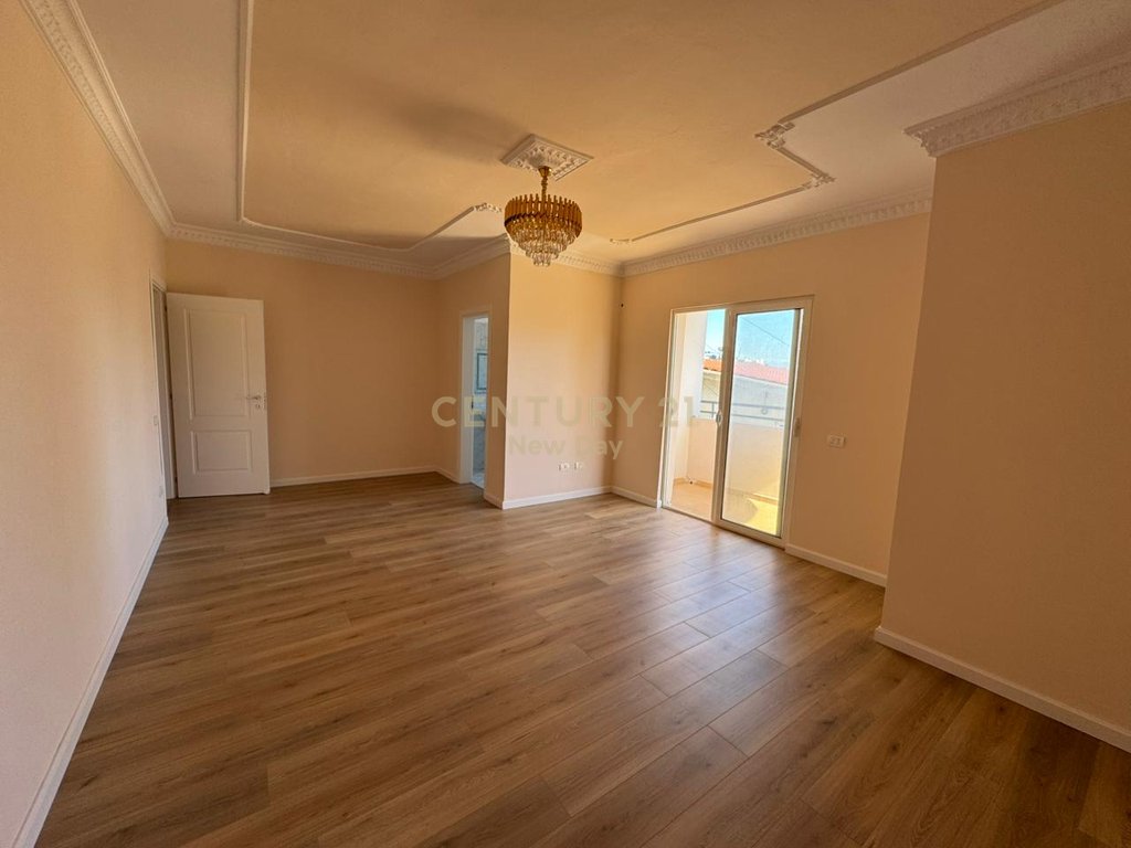 Apartament 2 +1+2T+ 2 Ballkone Për Shitje në Lagja nr.6, Durrës - 159,000€ | 126 m²