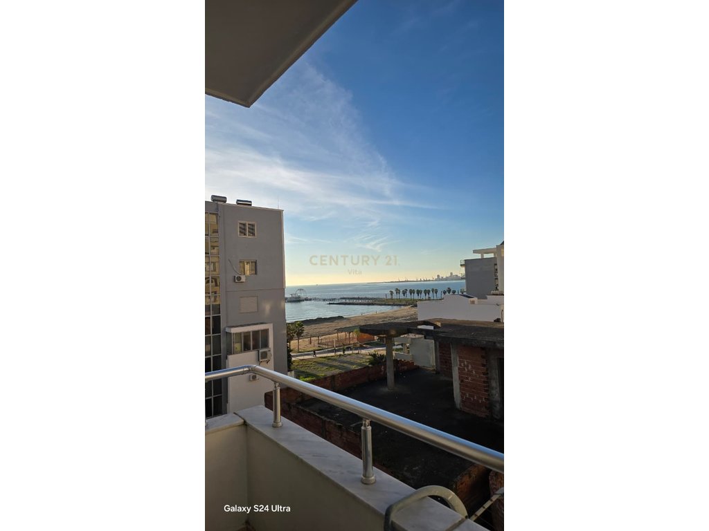 Apartament 1+1  me Qira në Iliria, Vija e Dytë me Pamje nga Deti !
