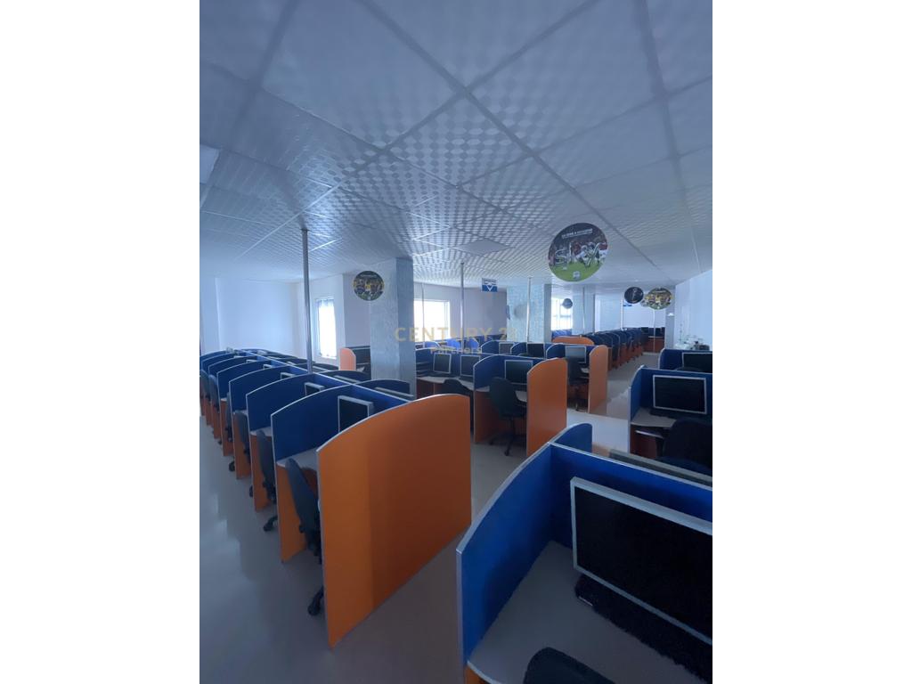 JEPET ME QIRA AMBIENT BIZNESI I PERSHTATSHEM PER CALL CENTER NE DURRES
