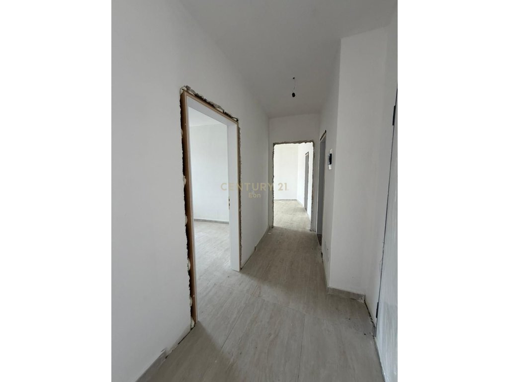 SHITET APARTAMENT 2+1 TEK REZIDENCA EON,NE GOLEM  ,CMIM OKAZION 800 €/M2 !
