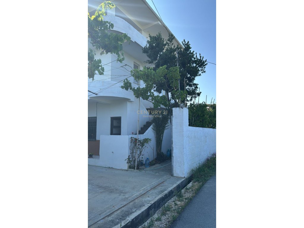 SHITET VILË INDIVIDUALE 3-KATËSHE + PAPAFINGO LAGJJA NR. 13, PLAZH, DURRËS
