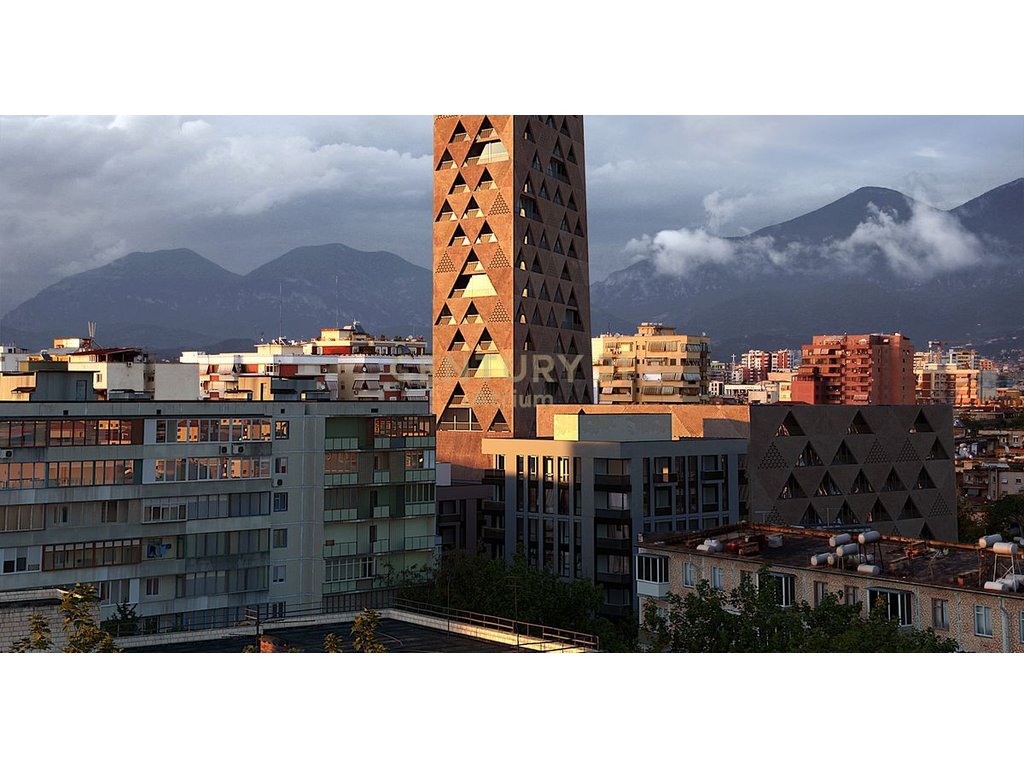 SHITET POST PARKIMI TEK TIRANA TOWER NE PORCELAN!
