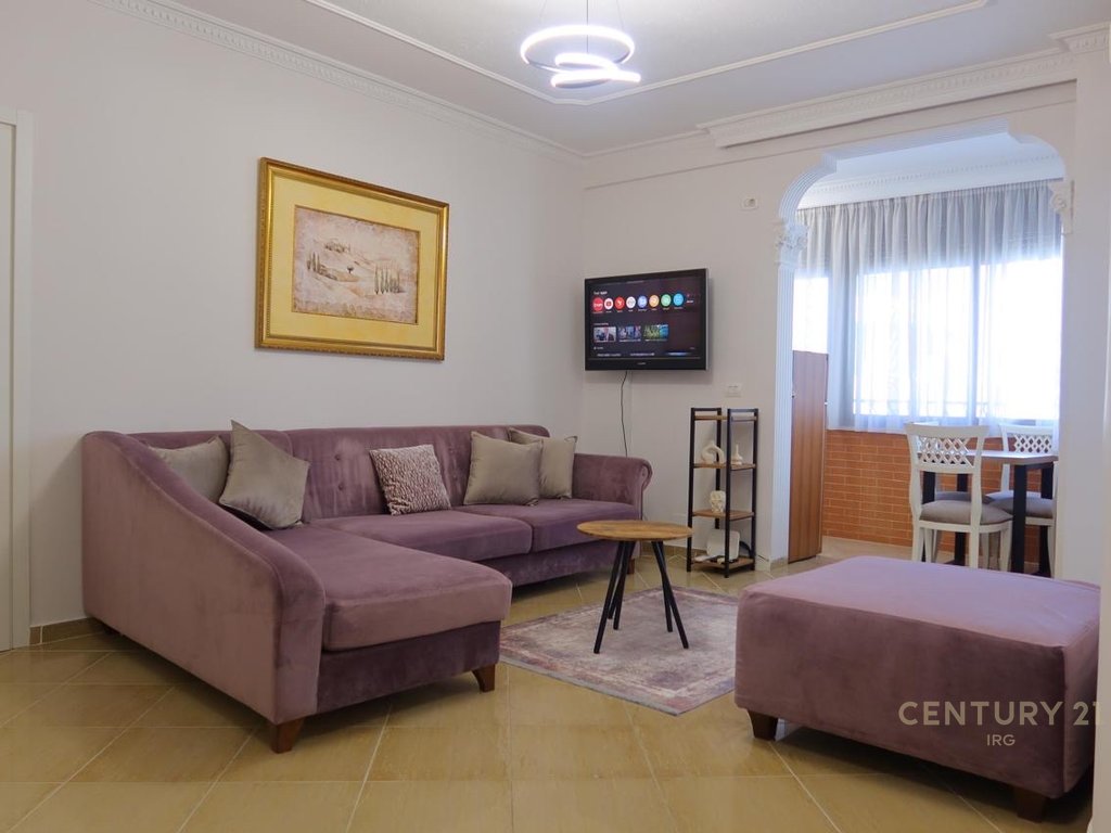 Jepet me qira apartament 2+1,Ish Ekspozita!