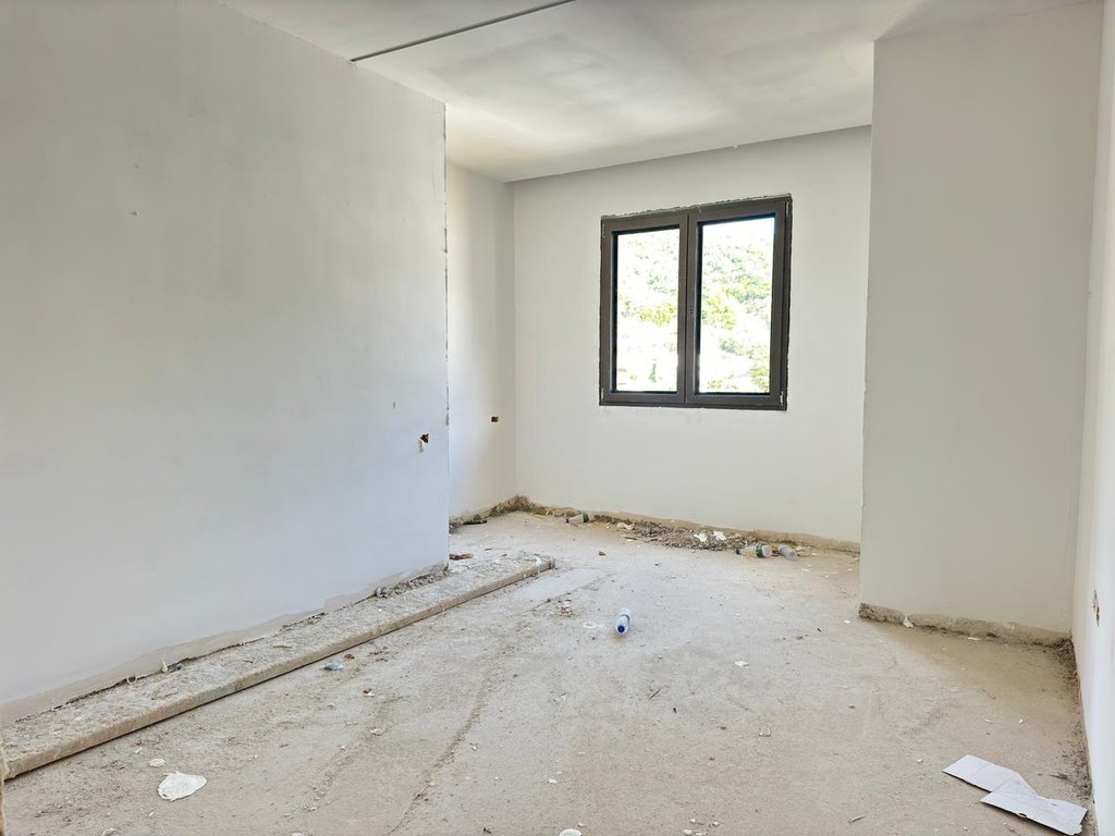 APARTAMENT 1+1 PER SHITJE NE LUNGOMARE!