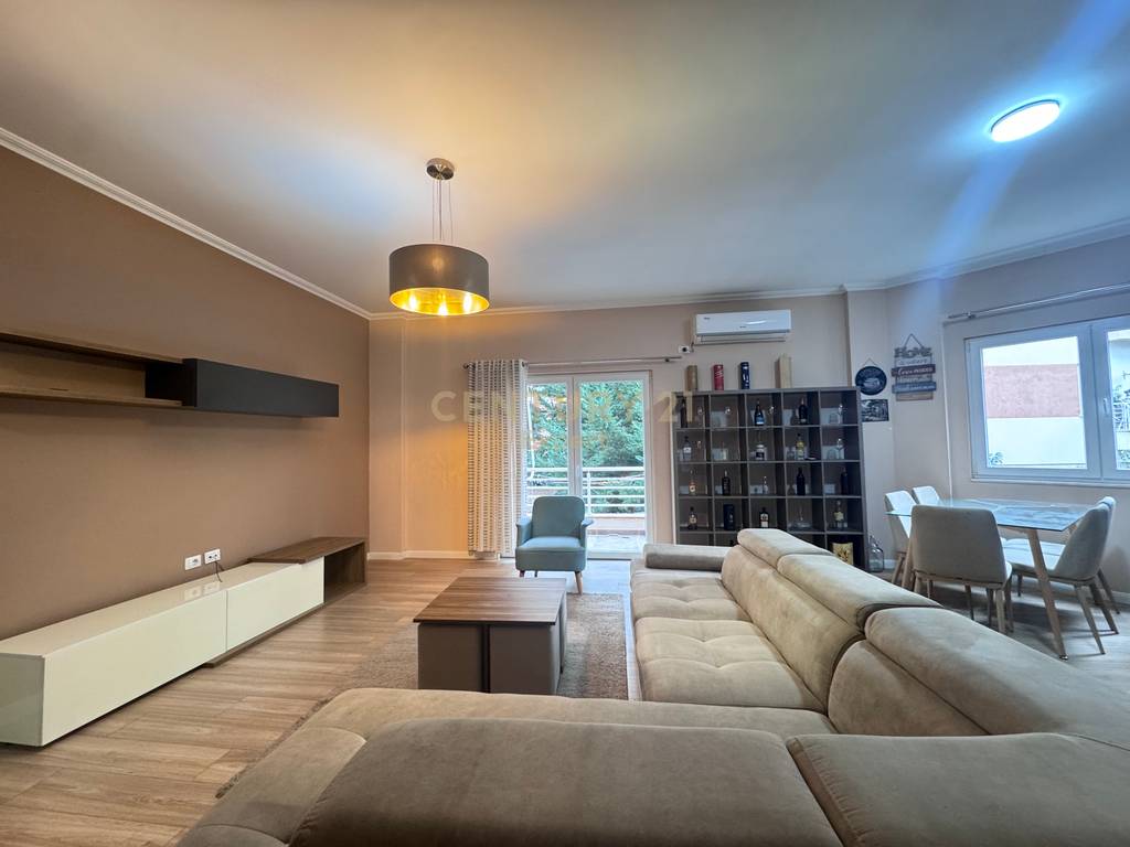 JAPIM ME QIRA APARTAMENT TEK LIQENI I THATE!