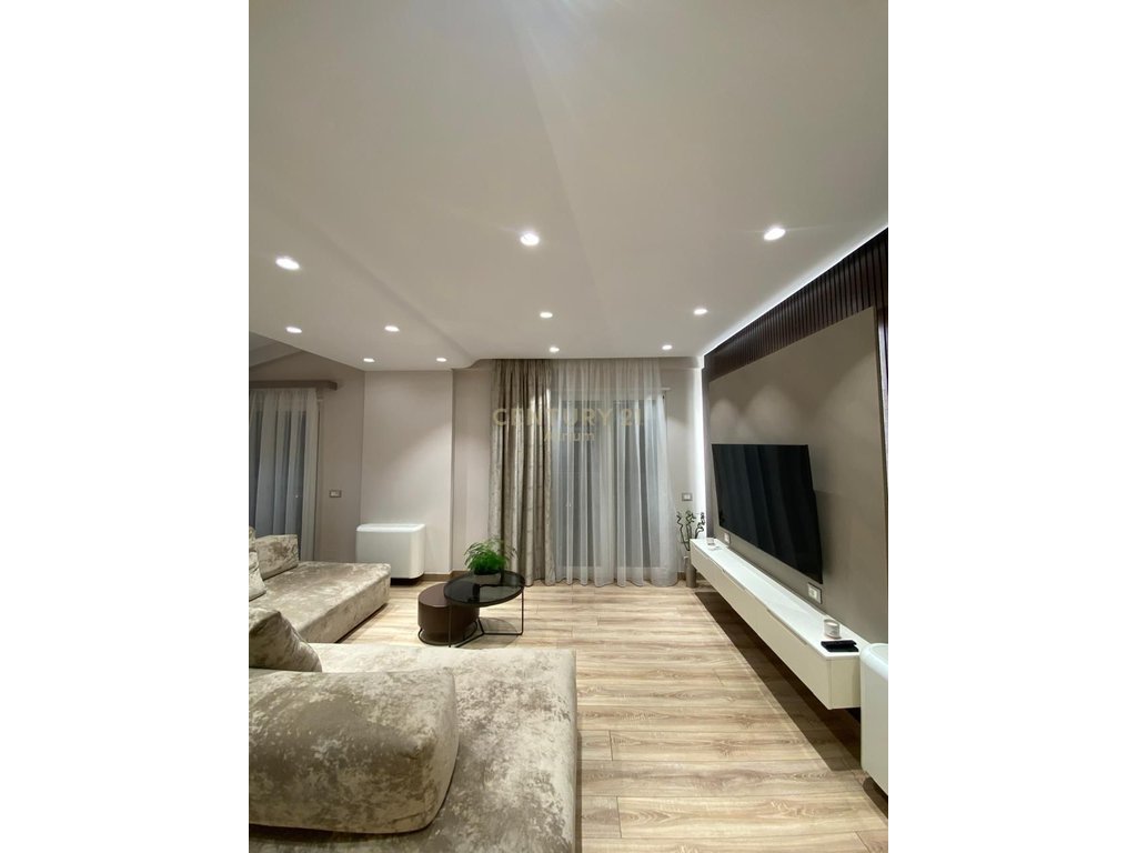 SHITET APARTAMENT 3+1+2 TEK REZIDENCA PLATEA!