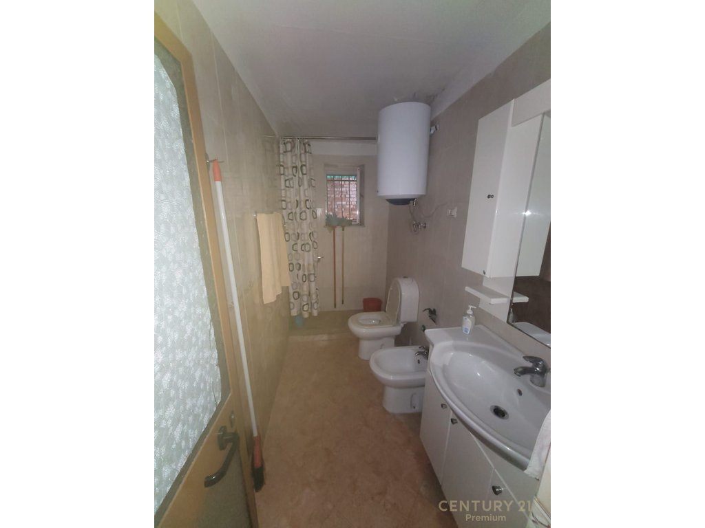 SHITET APARTAMENT 3+1 – FILLIM I RRUGËS MYSLYM SHYRI!