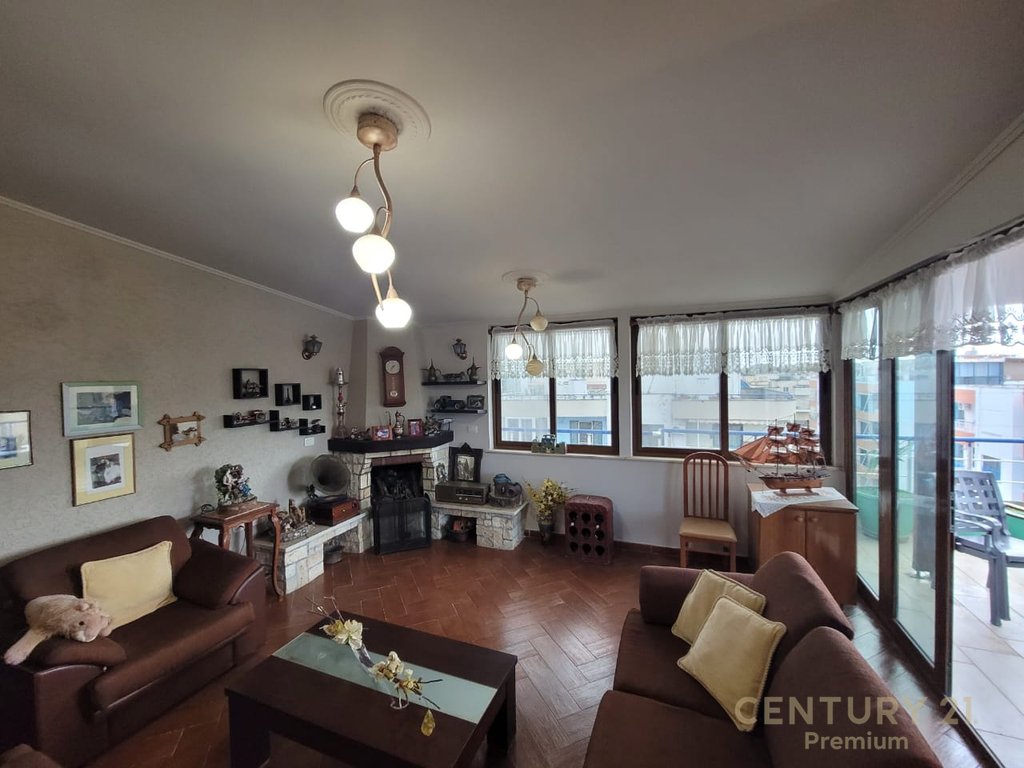 Apartament 1+1 & Apartament studio + verandë për shitje, Golem!