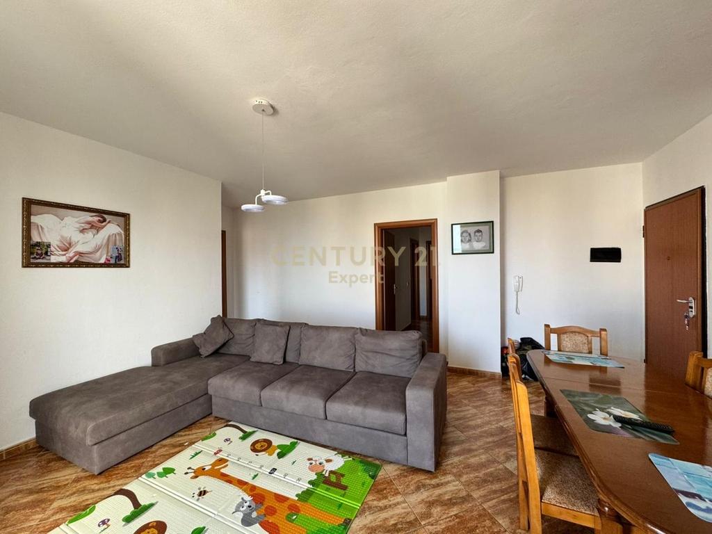 2 Apartamente 1+1 per shitje Durres