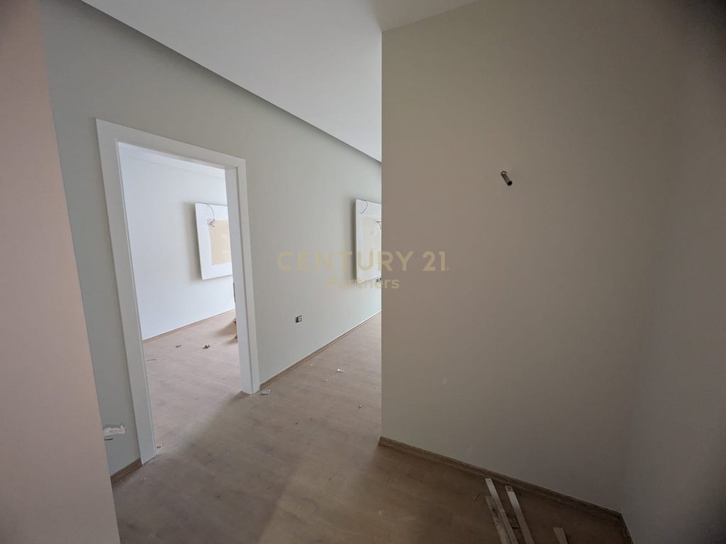 APARTAMENT 1+1 PER SHITJE NE RRUGEN 5 MAJI PRANE CONCORD CENTER