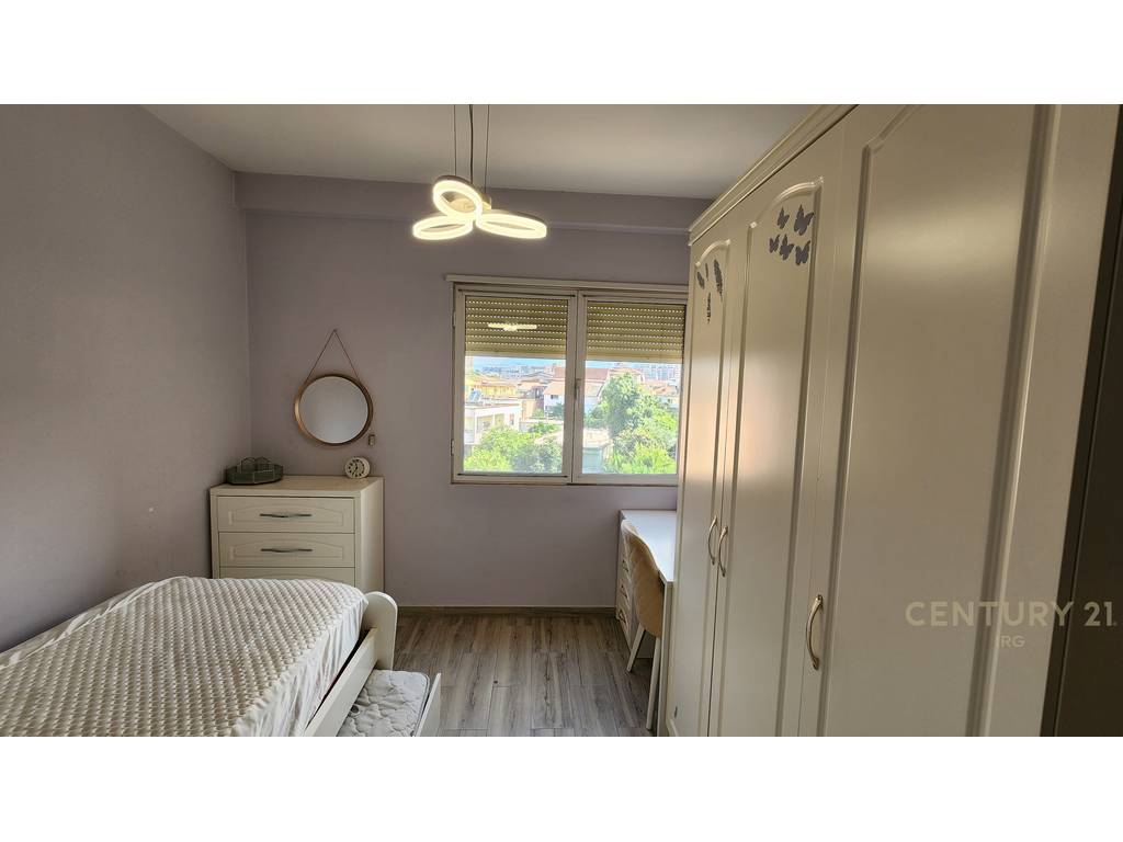 SHITET APARTAMENT 2+1 TEK 21 DHJETORI !