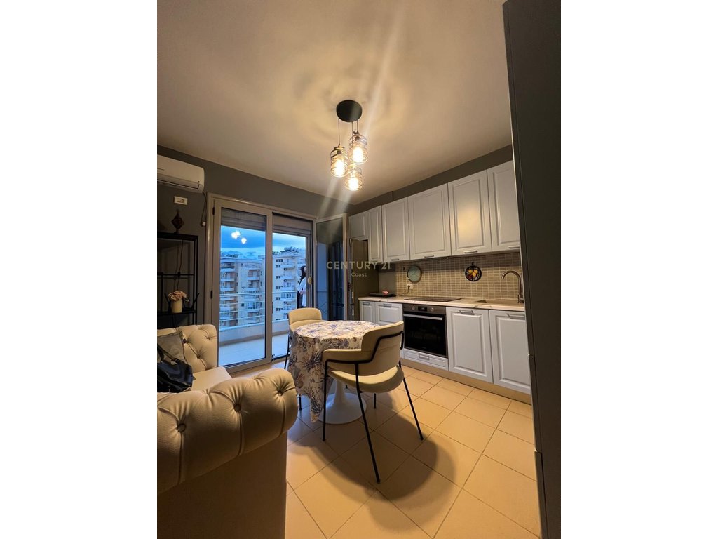 Shitet Apartament në Lungomare | 53.6 m² | I Mobiluar
