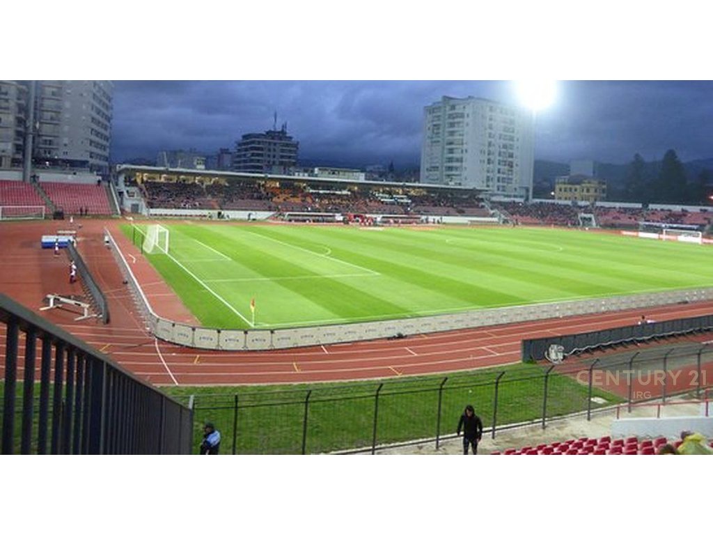 Shitet dyqan ne Elbasan prane Stadiumit Arena!