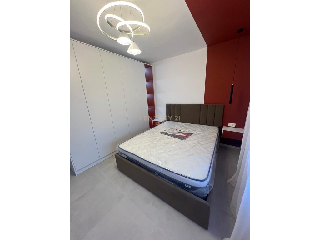 Qira, Apartament 2+1, Ura e Tabakeve