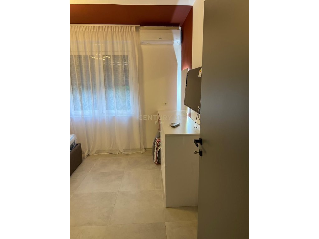 Qira, Apartament 2+1, Ura e Tabakeve