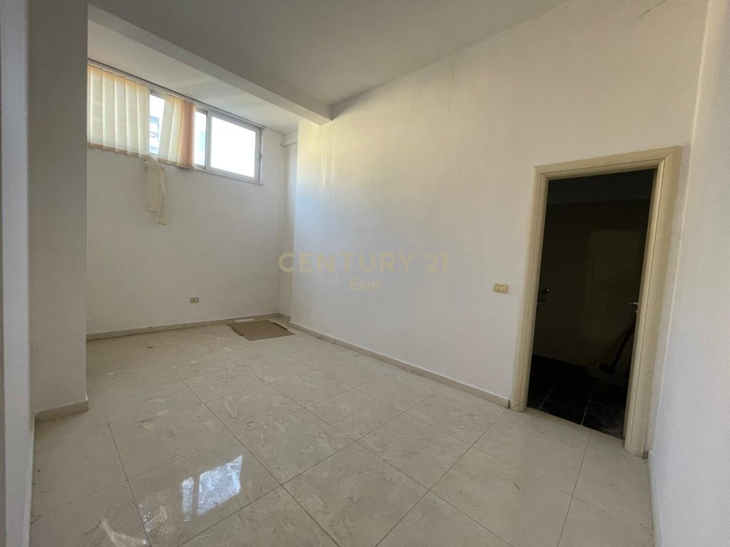 Dyqan Për Shitje në Lagja nr.17, Durrës - 120000€ | 100 m²