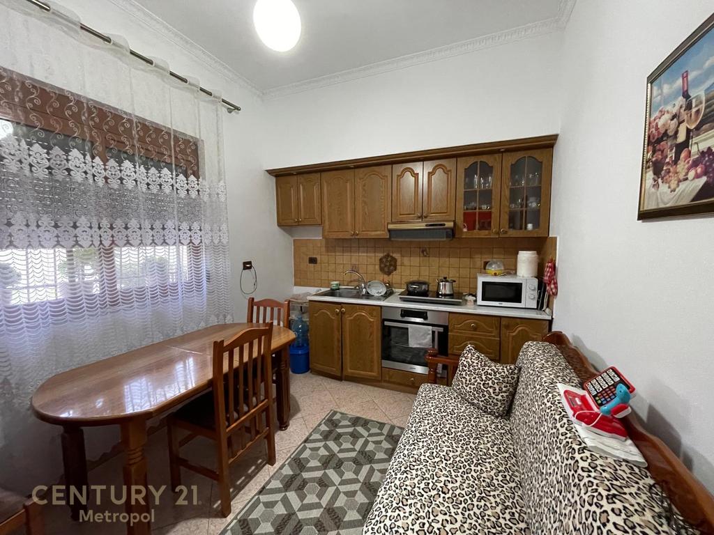 Shitet shtëpi private 3+1 + Truall, në Plazh, Durrës