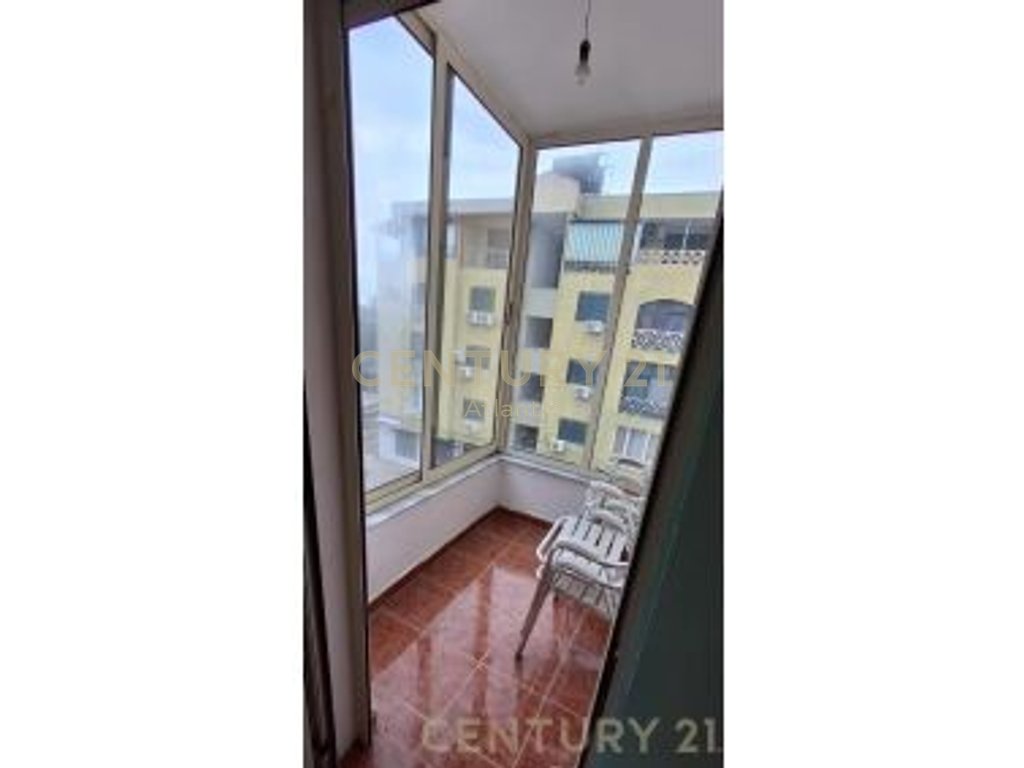 Apartament 2+1 në Shkëmbin e Kavajës – Me Verandë të Madhe, Durrës