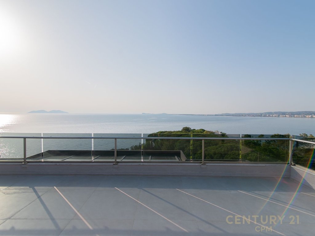 Penthouse Premium 3+1+2 me Lavanderi dhe Verandë në Lokacion Elitar – Vlorë