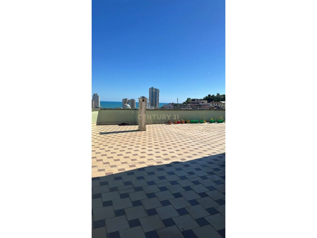 Apartament 120m2 dhe 300m2 verandë!