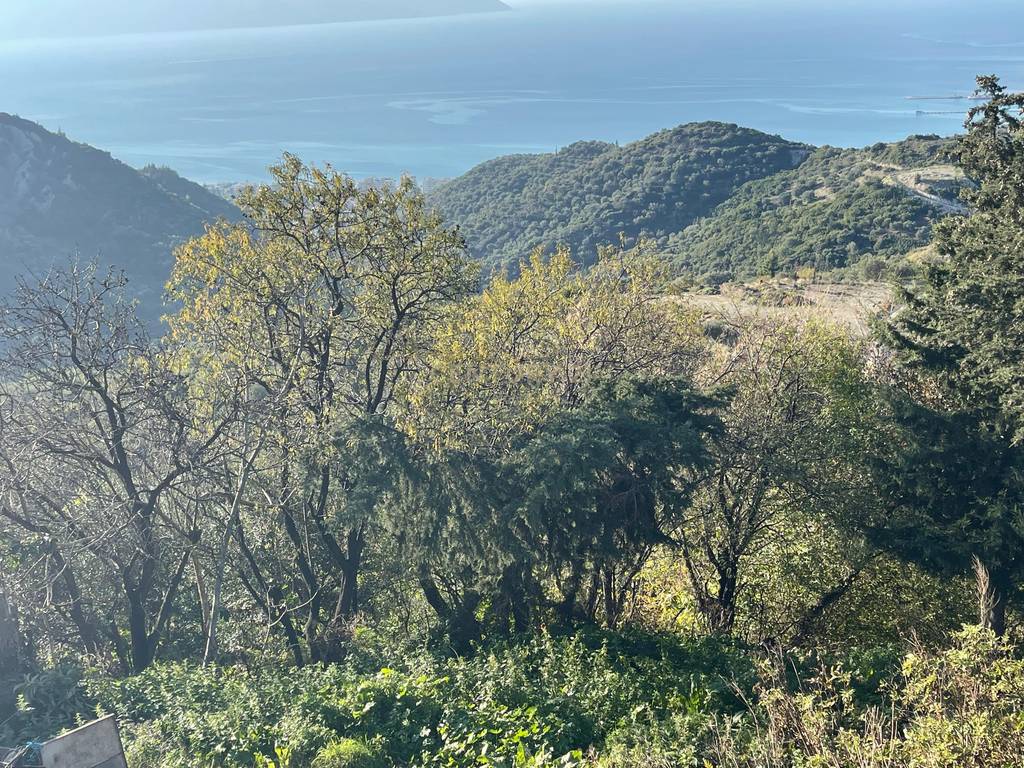 Çmim Okazion – Truall me Ndërtesë dhe Pamje Panoramike në Kaninë, Vlorë