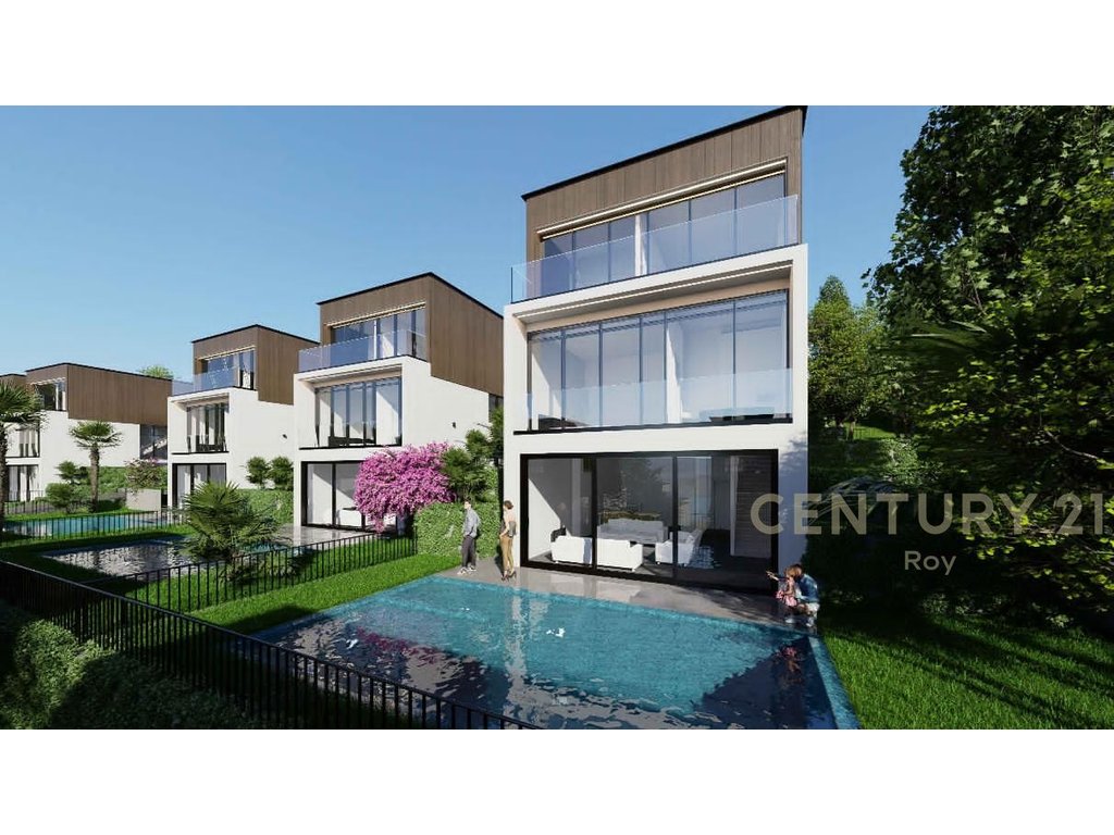 Mundësi unike !  Ofrohet per shitje nje Vile me pishine ne nje residence private ne Farke e vogel, Tirane !!