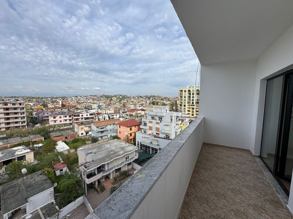 Apartament 2+1 në Shitje në Plazh Hekurudha, Durrës