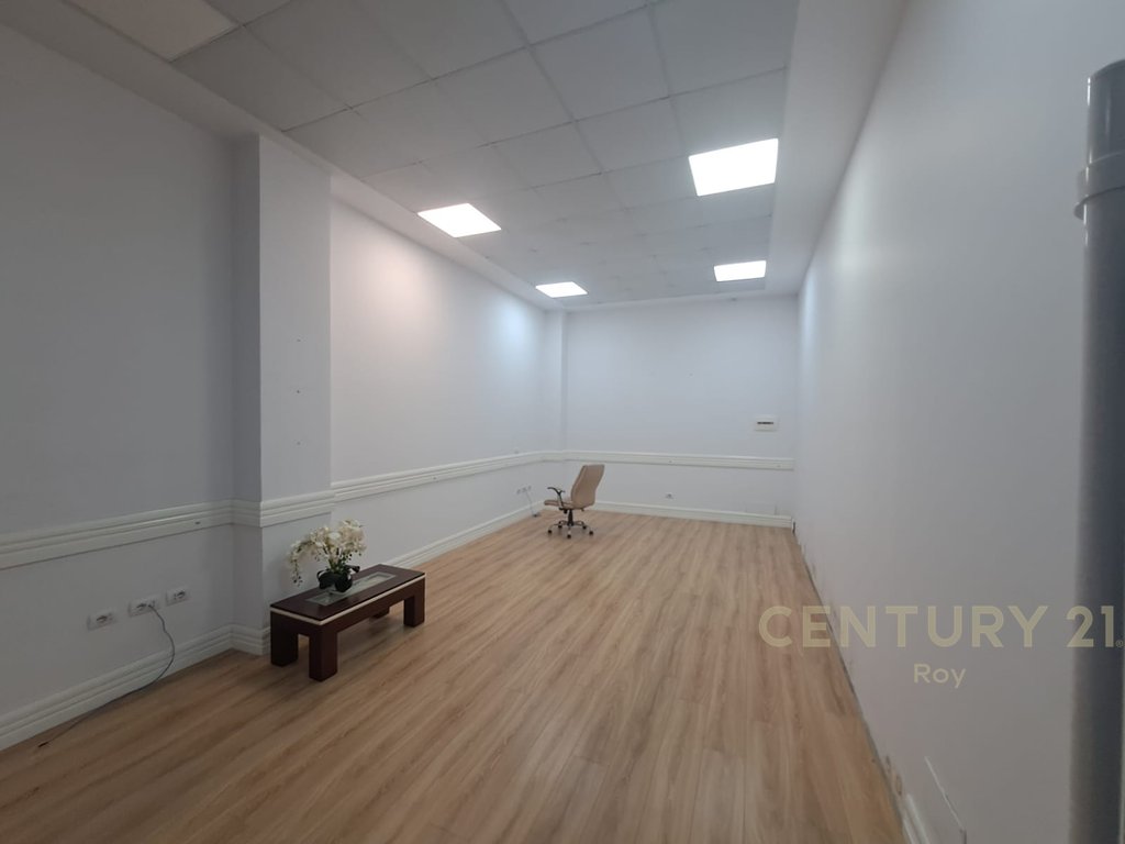Hapësirë multifunksionale  Për Qera në Plazh, Durrës 50m Distance nga Deti.