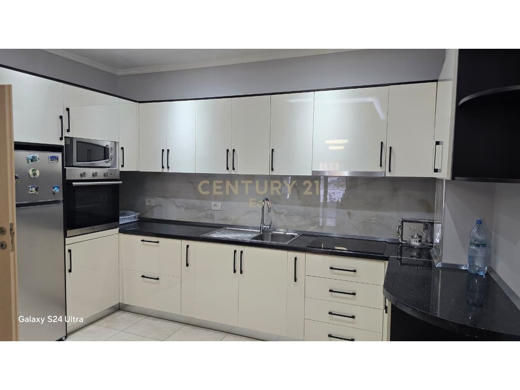 Apartament 2+1 me Qira pranë Plazhit dhe Hotelit Antalya !