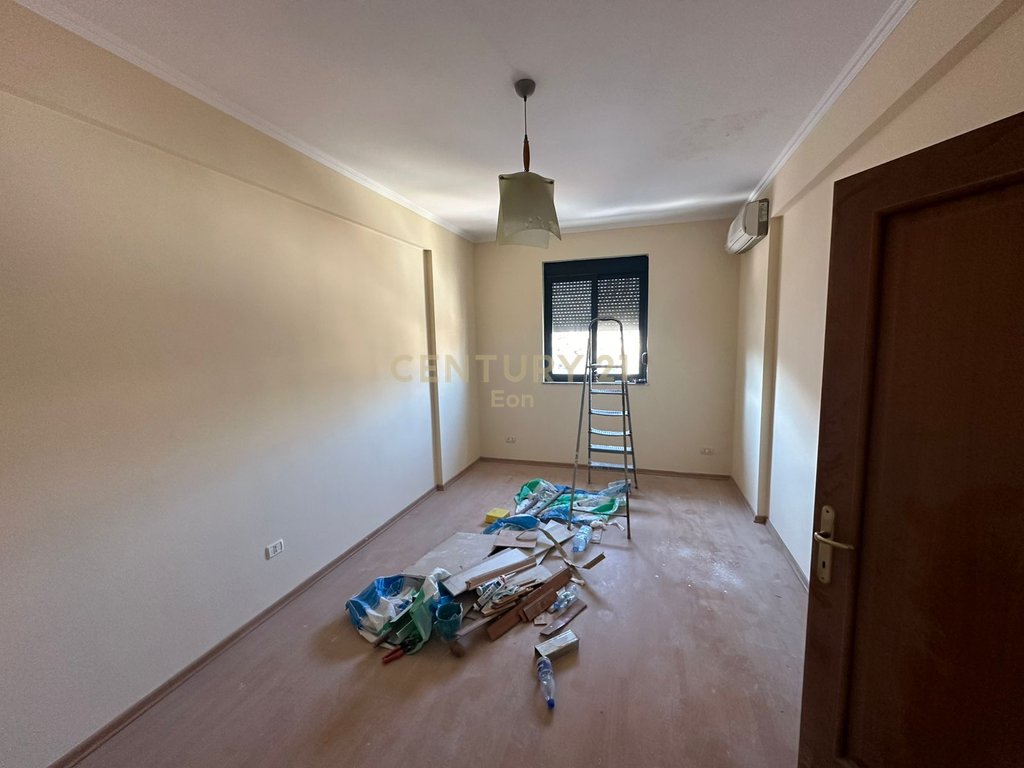 SHESIM APARTAMENTE 2+1 PRANE DREJTORISE SE POLICISE, DURRES !