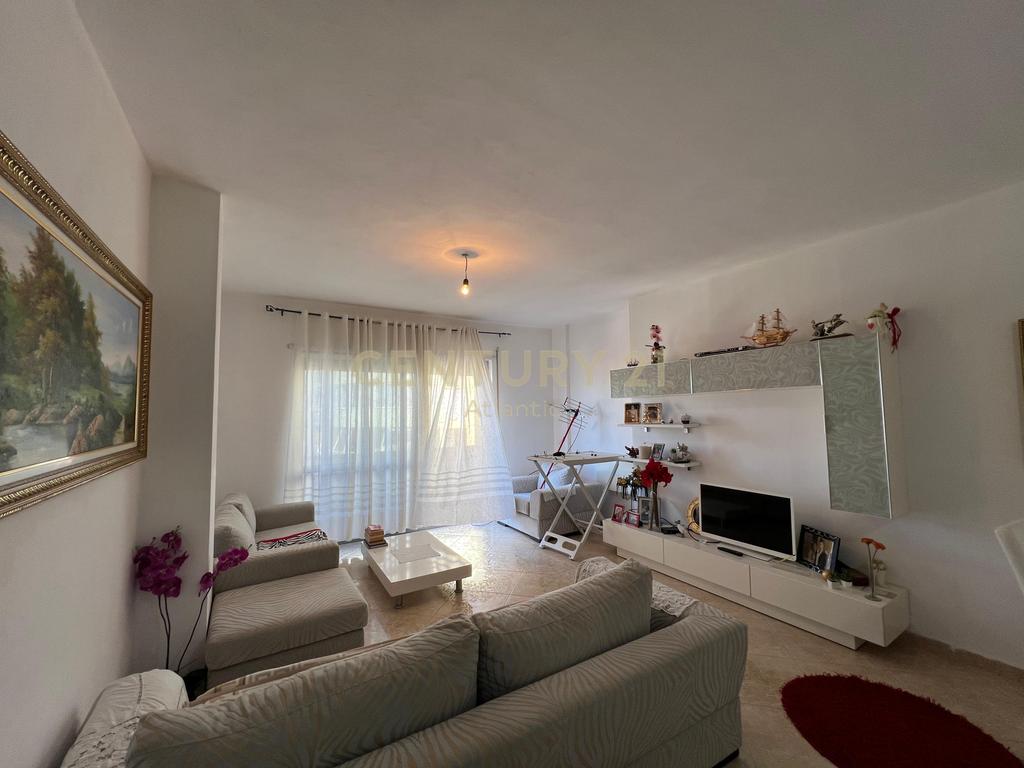 SHITET APARTAMENT 2+1+2T TUALETE NE PLAZH DURRES 
[ KOMPLEKSI EKA ]