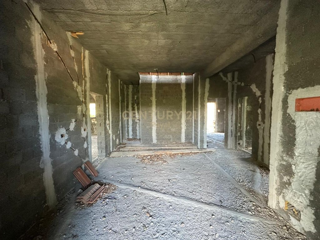 SHITET SHTEPI PRIVATE DHE TOKE NE BUDULL, 5KM NGA KOLAUDIMI FUSHE PREZE