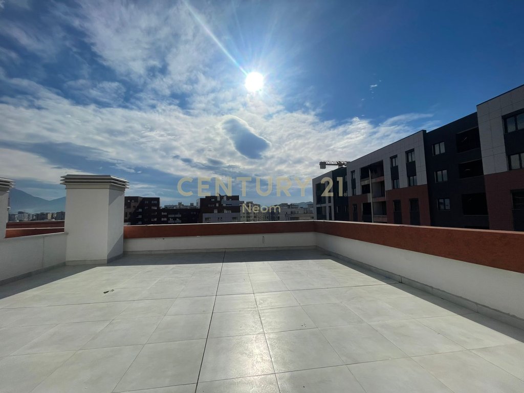 SHITET APARTAMENT PENTHOUSE  2+1+VERANDE NE ASTIR TE URBAN GATE