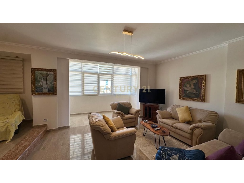 SHITET APARTAMENT 2+1+2 – RRUGA E BARRIKADAVE