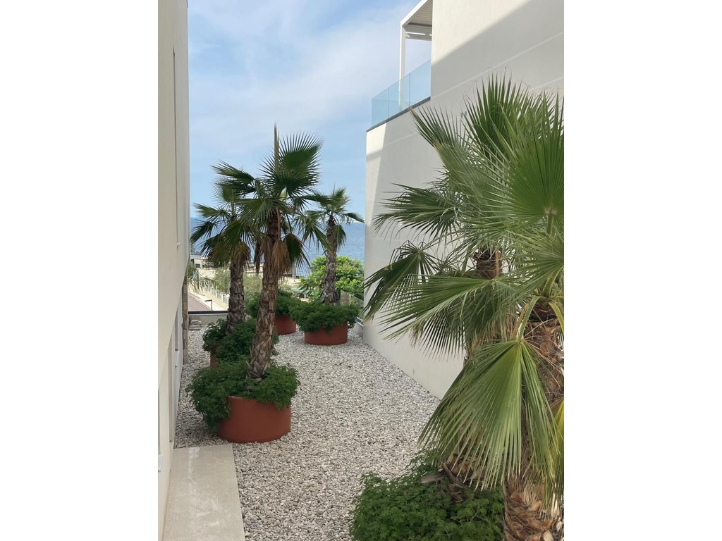 APARTAMENT 1+1 PER SHITJE NE NJE NGA REZIDENCAT ME LUKSOZE TE VLORES - ME PAMJE TE PLOTE NGA DETI !!