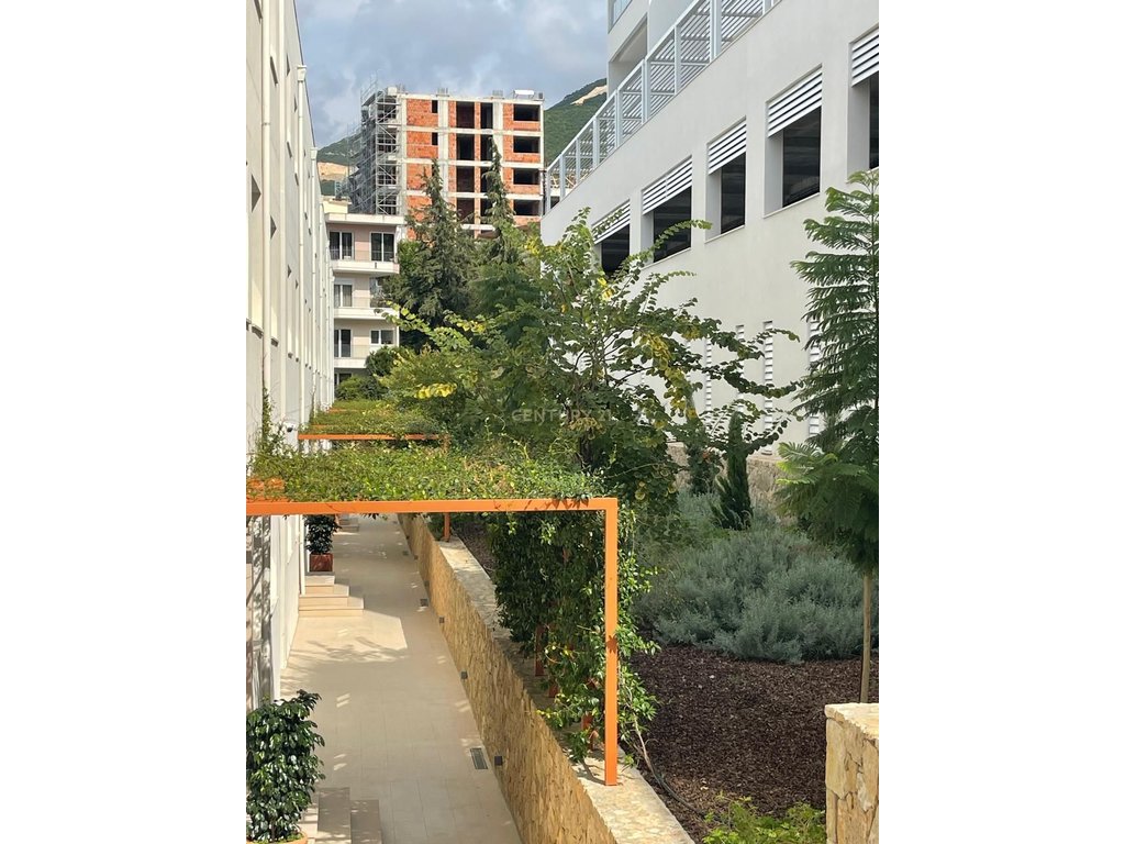 APARTAMENT 1+1 PER SHITJE NE NJE NGA REZIDENCAT ME LUKSOZE TE VLORES - ME PAMJE TE PLOTE NGA DETI !!