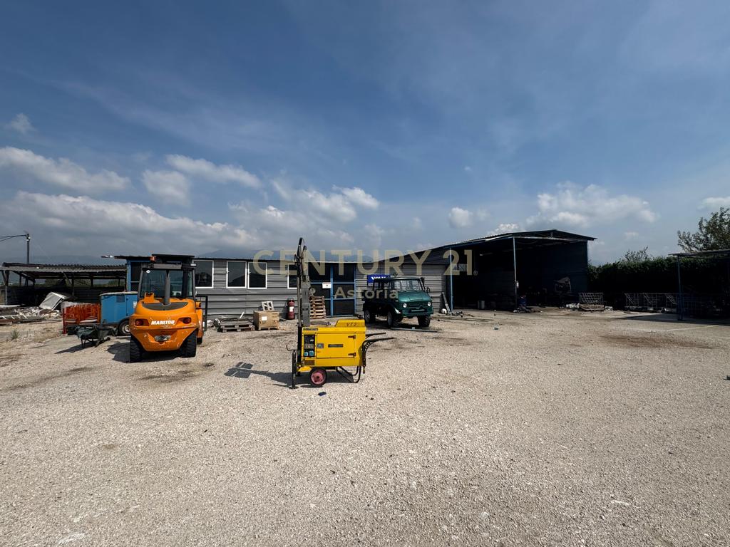 Jepet me qira kompleks industrial, prane aeroportit.