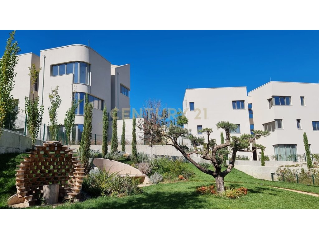 Vila Elitare per shitje ne zonen e Liqenit te Thate "GREEN VALLEY".1.600.000€ | 783.5 m²