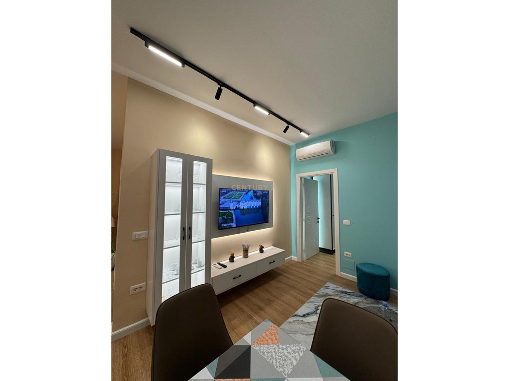 SHITET SUPER APARTAMENT  2+1 NE LUNGOMARE -100 M NGA DETI!!