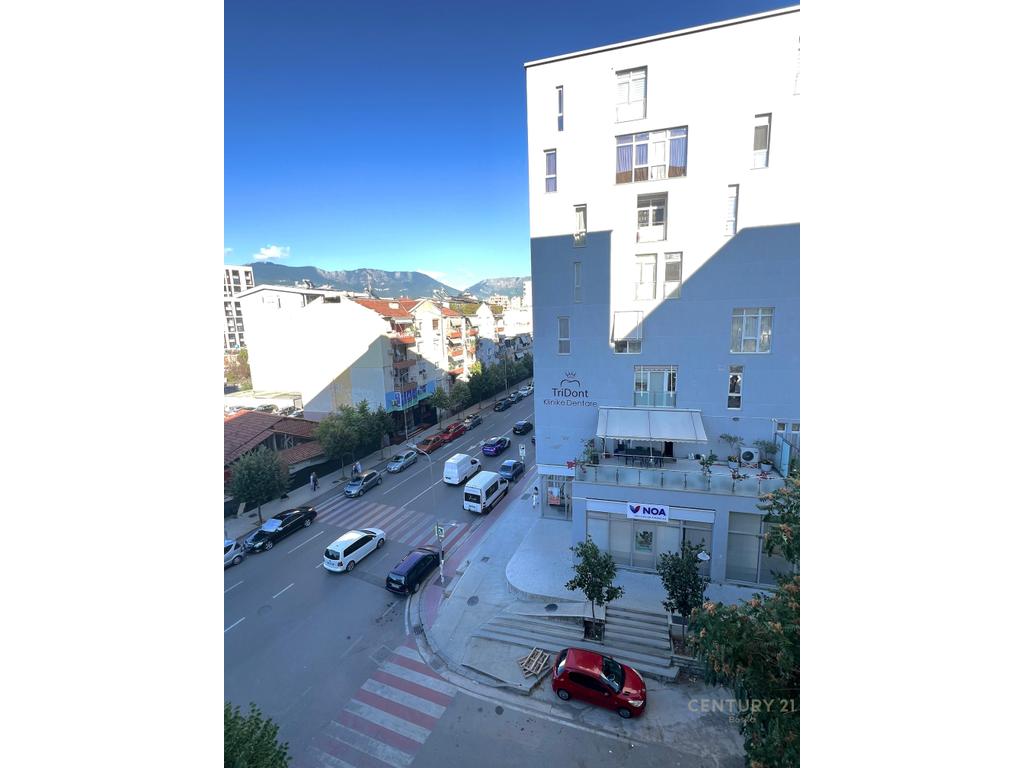 Komuna e Parisit, Shitet Apartament 2+1+2