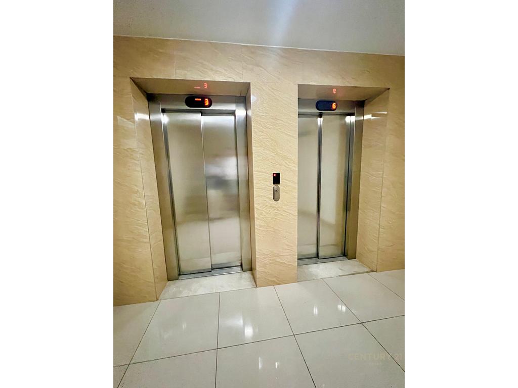 Komuna e Parisit, Shitet Apartament 2+1+2