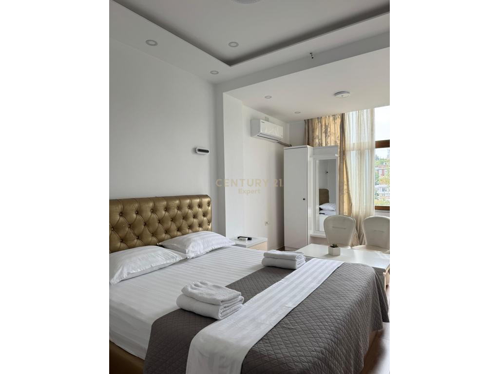 JEPET ME QIRA HOTEL NE RRUGEN E ELBASANIT!