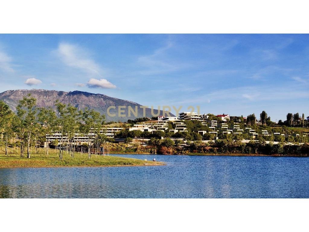 Apartament 1+1 me verande dhe pamje nga liqeni në rezidencën Farka Lake Front.