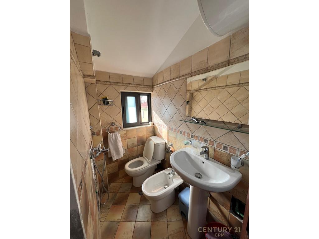 Apartament 3+1 për Shitje pranë  tregut Elektrik!